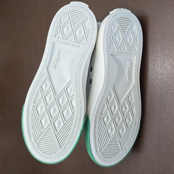 PF FLYERS Women's 6.5 Gray and Green High-Top Sneakers like NEW - Picture 4 of 6